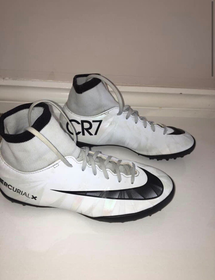 football boots size 4 with sock